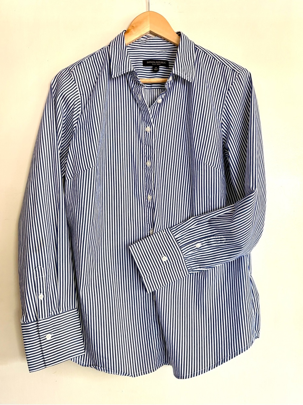 Banana Republic Riley Classic Pinstripe Button-down Navy and White 12